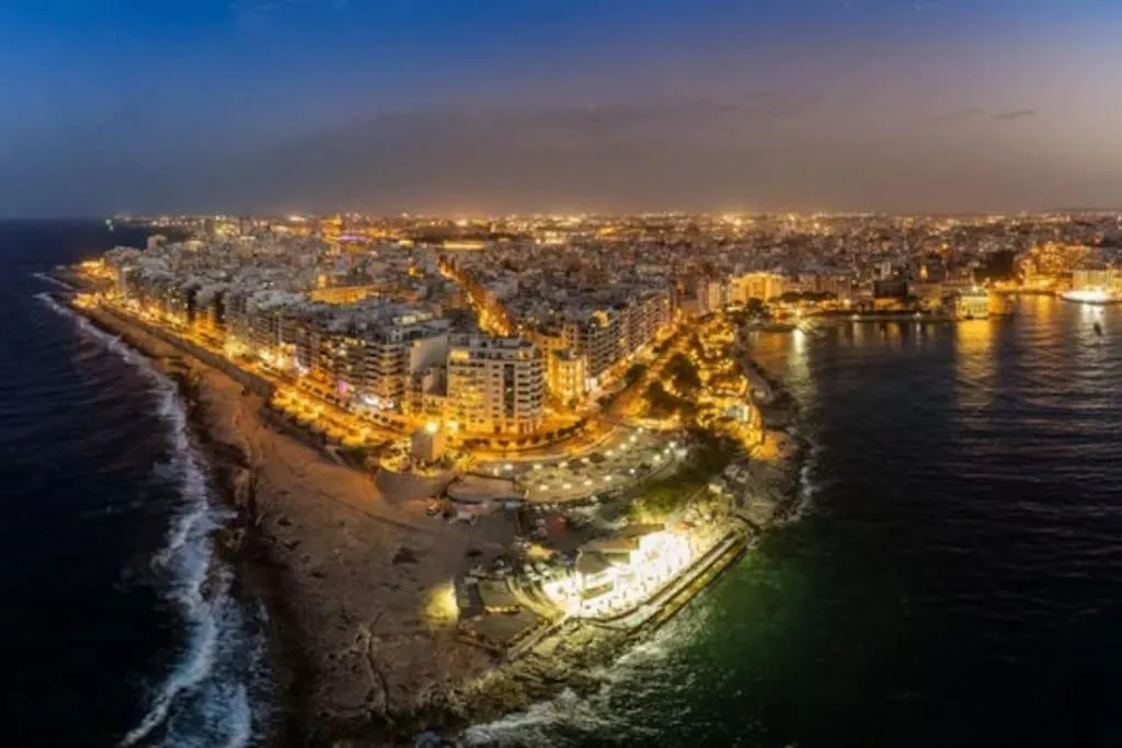Spacious 3Br Home With Private Terrace In Sliema By 360 Estates Malta