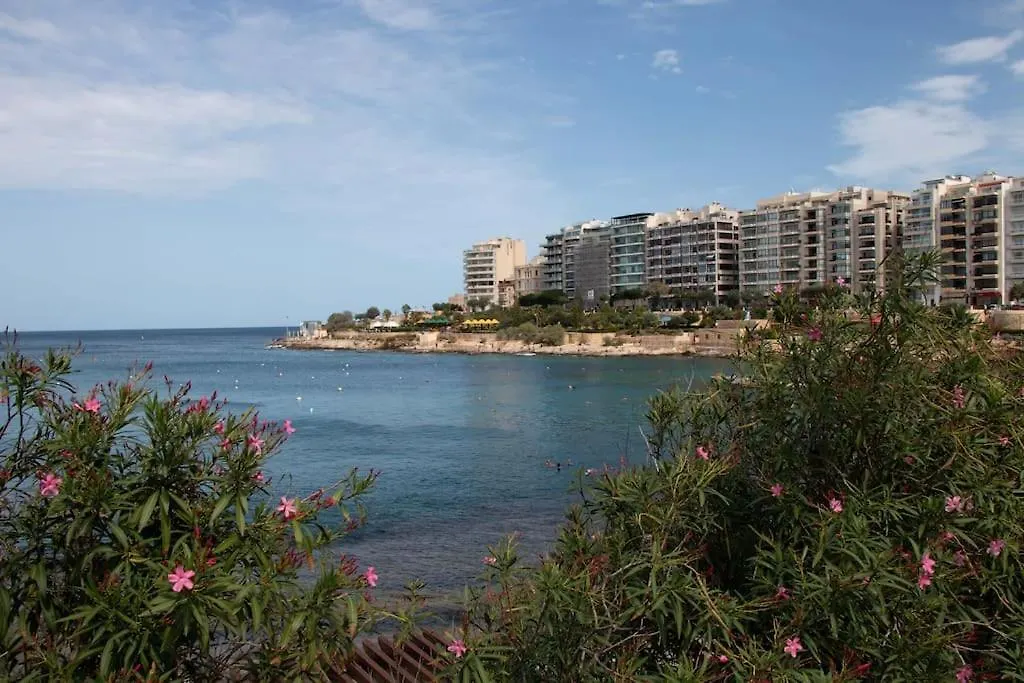 Spacious 3Br Home With Private Terrace In Sliema By 360 Estates 0*,  Malta